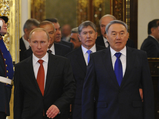 Путин и Назарбаев провели телефонный разговор