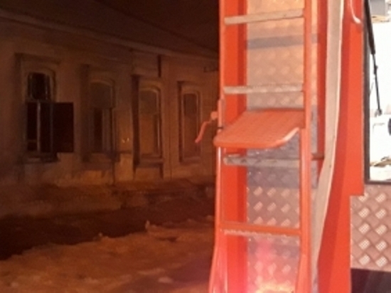 В Оренбурге, в заброшенном доме чуть не сгорели два бомжа