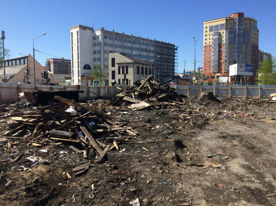 Суд отказал владельцам сгоревшего в Архангельске здания в выкупе участка