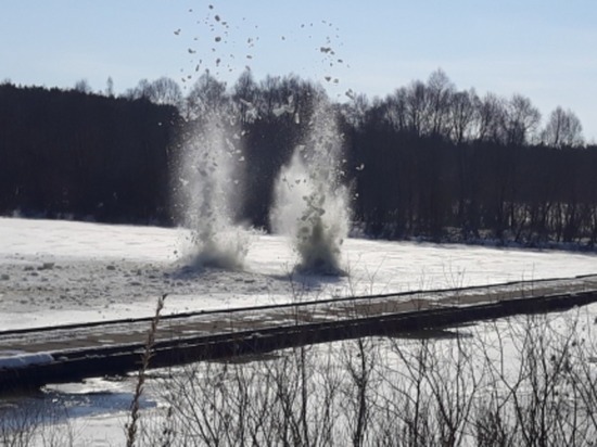 В Сурском районе Ульяновской области взрывали лед на реке