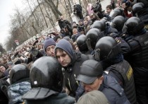 О намерениях жителей столицы республики провести новый митинг, несогласованный с властями, сообщила 21 марта радиостанция «Говорит Москва» со ссылкой источник в регионе