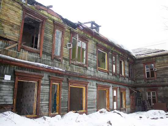 Барнаульцы не могут добиться нового жилья взамен сгоревшему дому