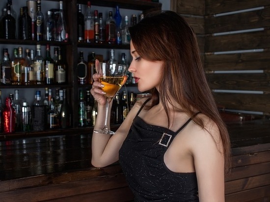 Возраст продажи алкоголя в России предлагают увеличить с 18 до 21 года