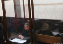 Центральный районный суд Кемерова в пятницу, 22 марта, продлил до 25 мая 2019 года срок ареста бывшему начальнику ГУ МЧС Александру Мамонтову, который обвиняется в халатности и растрате