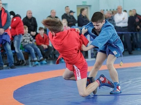 Всероссийский турнир по самбо собрал в Туле порядка 100 спортсменов