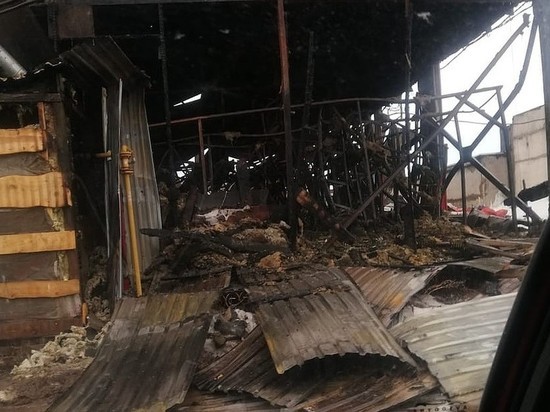 В Ижевске при пожаре на складе погиб человек