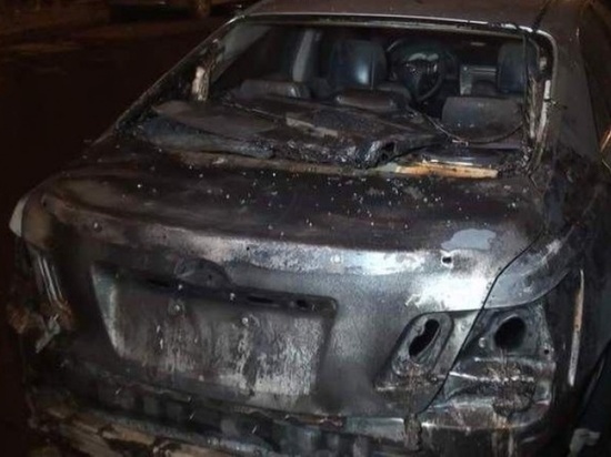В Оренбурге на Илекской сгорел автомобиль