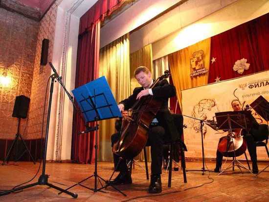 Астраханский артист дал концерты в Донецкой и Луганской народных республиках