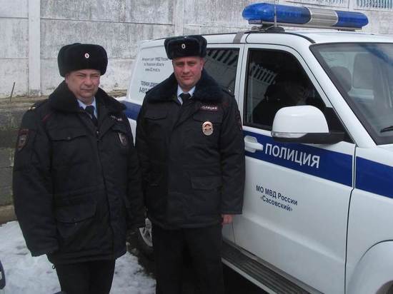 В Рязанской области полицейские спасли пенсионера на пожаре