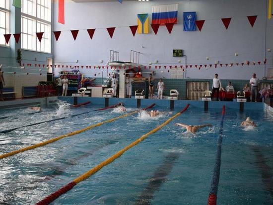 Состязания пловцов организовали гидроэнергетики в Невинномысске