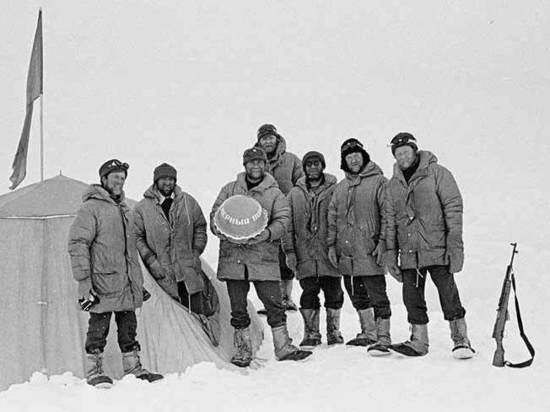 40 лет назад команда Дмитрия Шпаро первой в мире достигла Северного полюса на лыжах