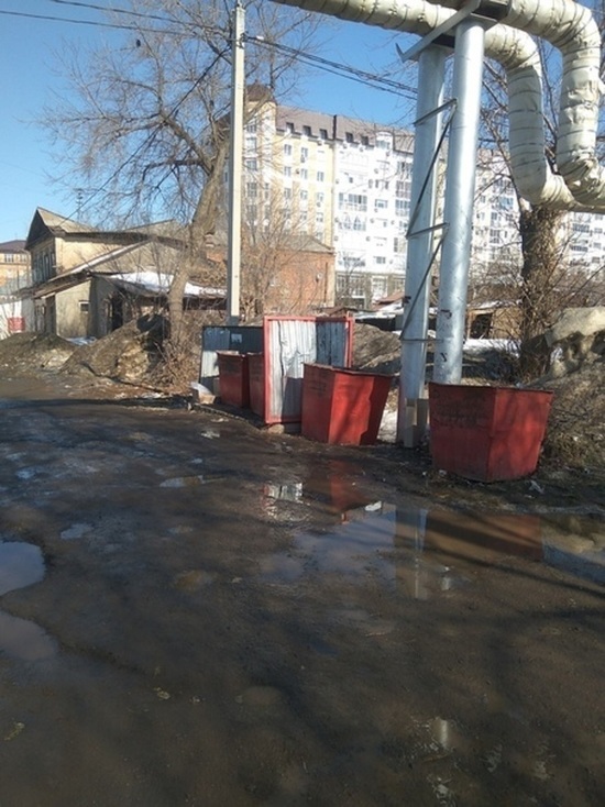 Под Оренбургом жителей заставляют приобретать мусорные баки
