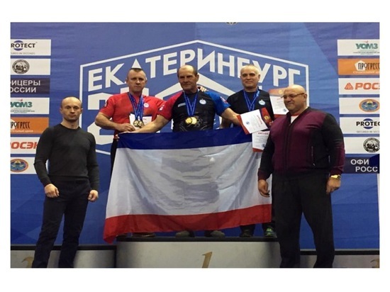 Спортсмены из Серпухова стали призерами Чемпионата России по армрестлингу