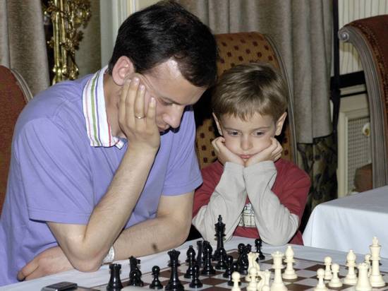 Бывший вице-премьер улетел на шахматный турнир в качестве президента ФИДЕ