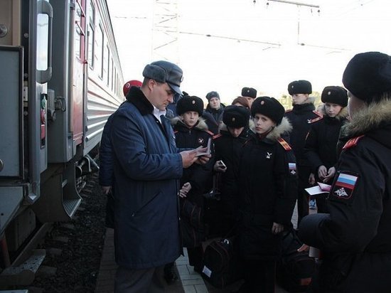 Невские каникулы: тульские курсанты и юнармейцы отправились в Санкт-Петербург