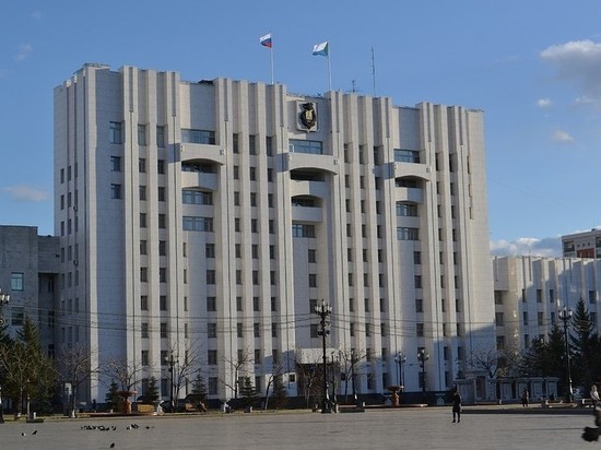 Оперативники ведут обыски в здании правительства Хабаровского края