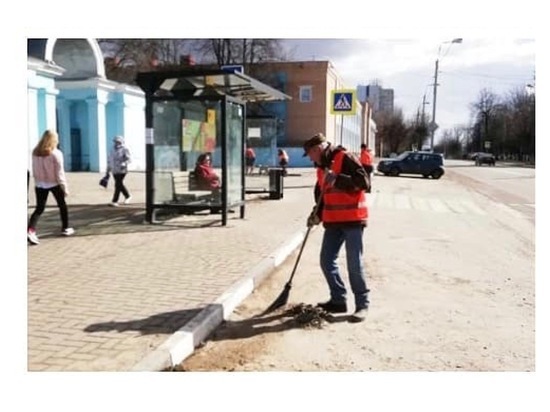 Коммунальщики каждый день борются за чистоту на улицах Серпухова