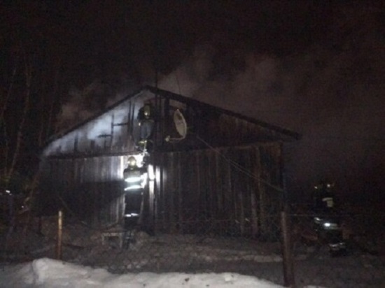 Пожар уничтожил четыре квартиры и унес жизнь человека в Ноябрьске