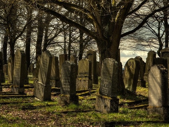 В Бурятии малолетние вандалы осквернили 89 могил