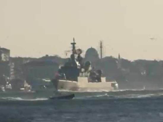 Российские корабли пристально наблюдают за маневрами судов Альянса