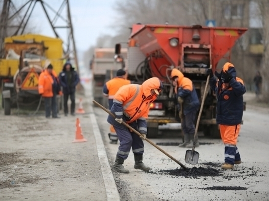 Общественники инспектируют ремонт дорог в Волгограде после зимы