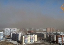 По прогнозам синоптиков, сильный ветер продержится в Красноярске до завтра