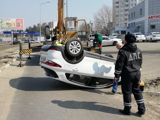 За сутки на дорогах Воронежской области перевернулись два автомобиля