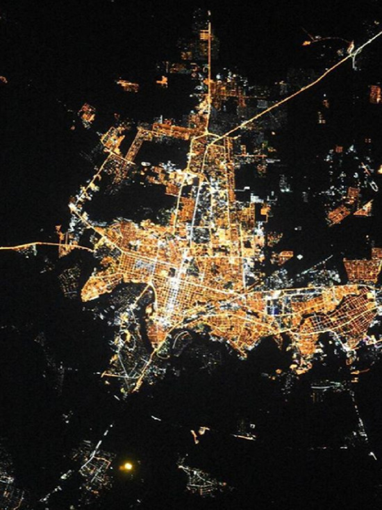 Роскосмос опубликовал ночные виды Краснодара и Новороссийска из космоса