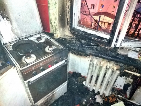 В Смоленске горела квартира, в которой находились двое детей
