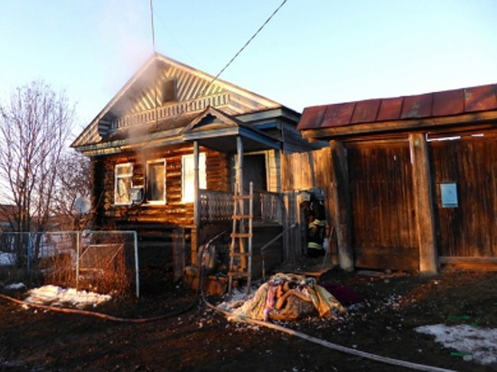 Семейная пара погибла при пожаре в частном доме в Чувашии