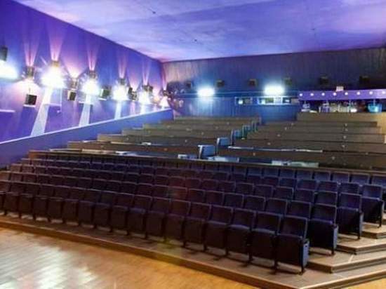 За долг в почти 140 миллионов рублей арестовано имущество кинотеатра в Иваново