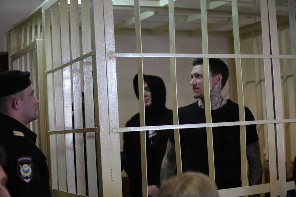 Суд решил оставить Кокорина и Мамаева под стражей до сентября