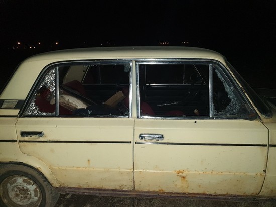 На Королевке в Смоленске в авто выбили стекла и вытащили магнитолу