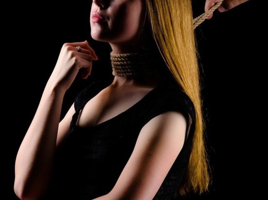 Киевские студентки устроили BDSM-фотосессию для конкурса красоты