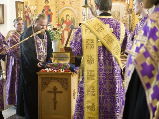 Православие в Туве: в Кызыл доставлен ковчег с частицей мощей святой блаженной Матроны Московской