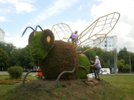 Заволжье Ульяновска украсят зеленые фигуры лося, пчелы и глобуса