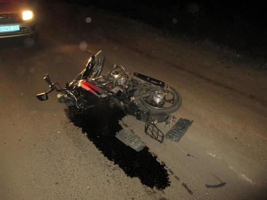 Мотоциклист без прав и без шлема: под Тулой чуть не погибли двое