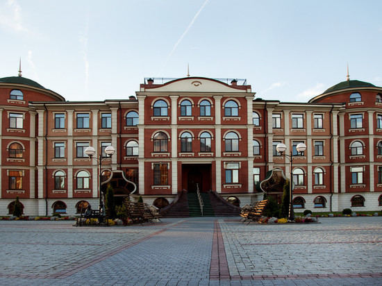 В Большом Дворце в "Ольгино" открылся выставочный зал