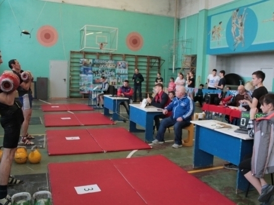 Чемпионат Волгоградской области по гиревому спорту собрал 60 участников