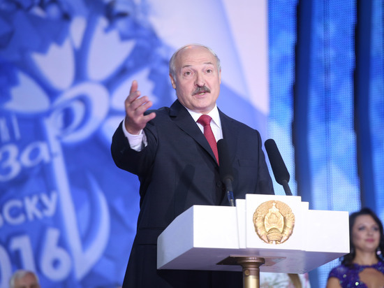 Лукашенко считает, что президентом Украины снова станет Порошенко