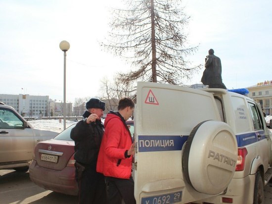 В Архангельске начались задержания активистов и участников вчерашнего митинга