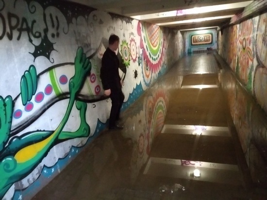 На Воровского в Кирове снова затоплен подземный переход
