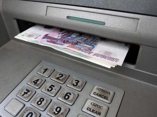 В Ивановской области семейная пара украла забытые в банкомате деньги