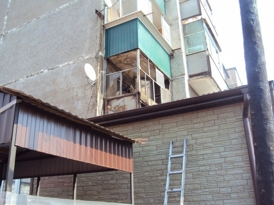 Курильщик сжег балкон совей соседки в доме под Курском