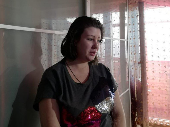 32-летняя жительница Мытищ продемонстрировала корреспонденту «МК» жилище, отмытое волонтерами