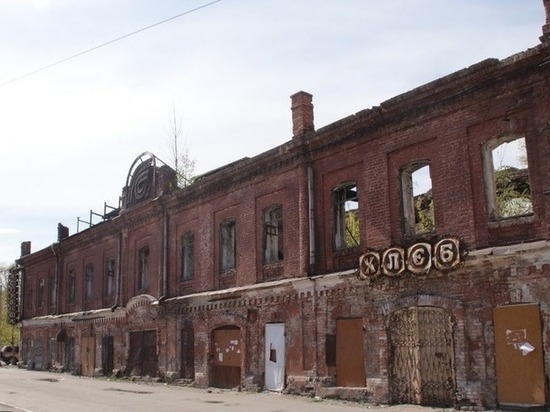 Здание купеческого универмага вновь не смогли продать в Барнауле