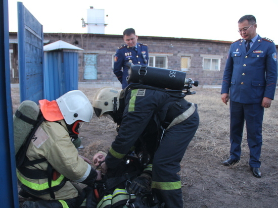 В Улан-Удэ монгольским спасателям показали нашу пожарную часть
