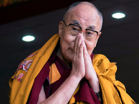 Духовный лидер калмыков Далай-лама XIV госпитализирован