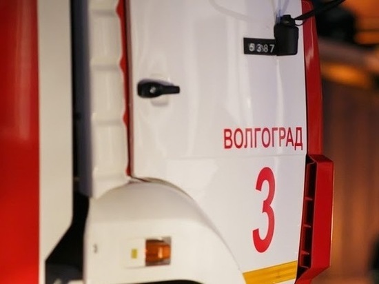 Под Волгоградом ночью дотла сгорел ВАЗ