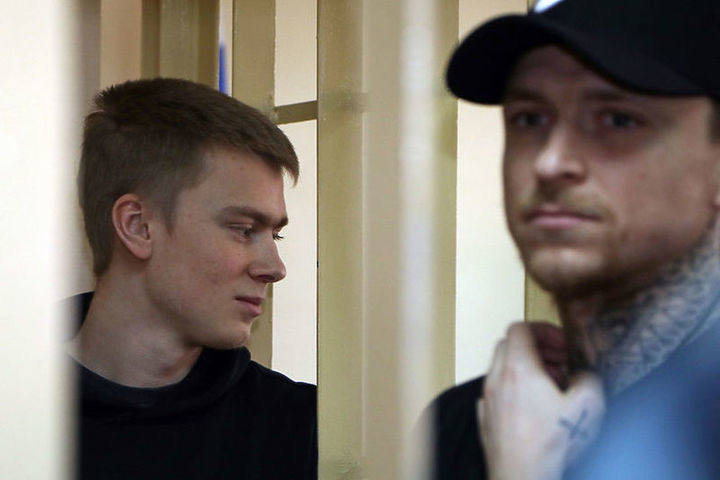 Сегодня в Пресненском суде продолжается рассмотрение дела Кокорина, Мамаева и их спутников. "СпортМК" ведет онлайн-трансляцию из зала суда